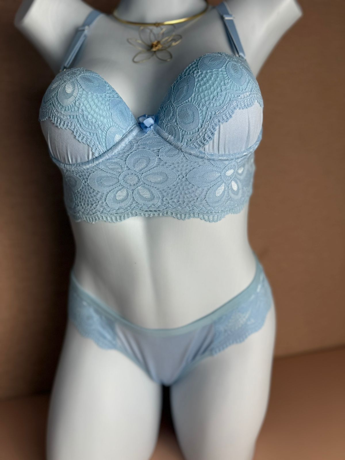 Conjunto Lingerie Sutiã em Renda com Bojo e Calcinha